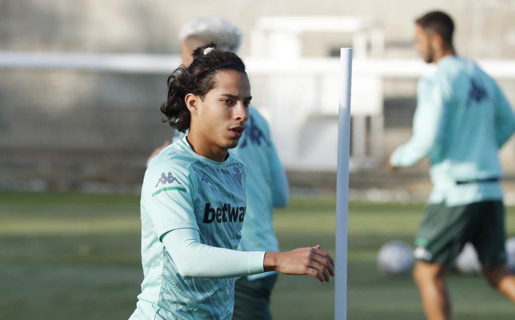 Dos novedades y una baja importante en la convocatoria del Betis contra el Getafe