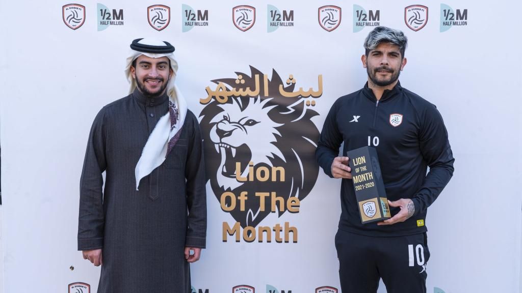 Vídeo: Banega sigue jugando con la varita en la mano