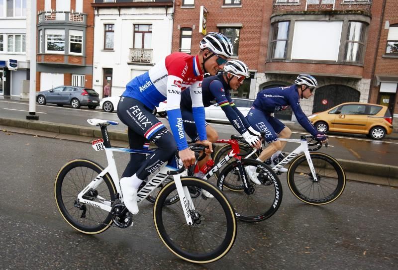 El Alpecin Fénix se retira del Tour EAU por un positivo Covid en su personal