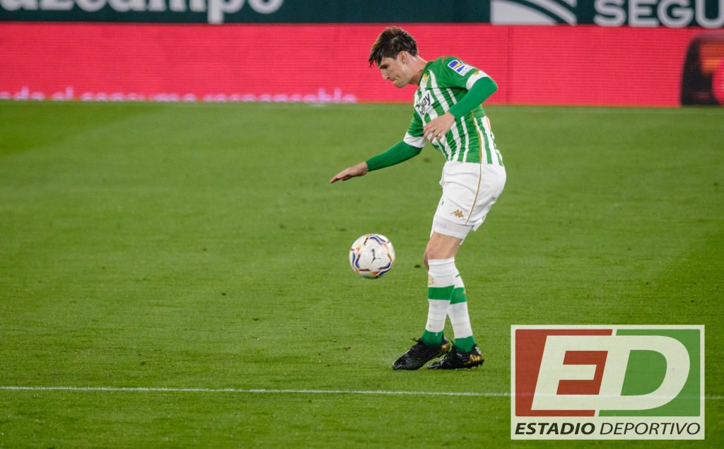 Así afectan las elecciones del Barcelona al futuro de Miranda en el Betis