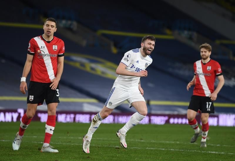 El Leeds golea a un Southampton que pierde a Oriol Romeu