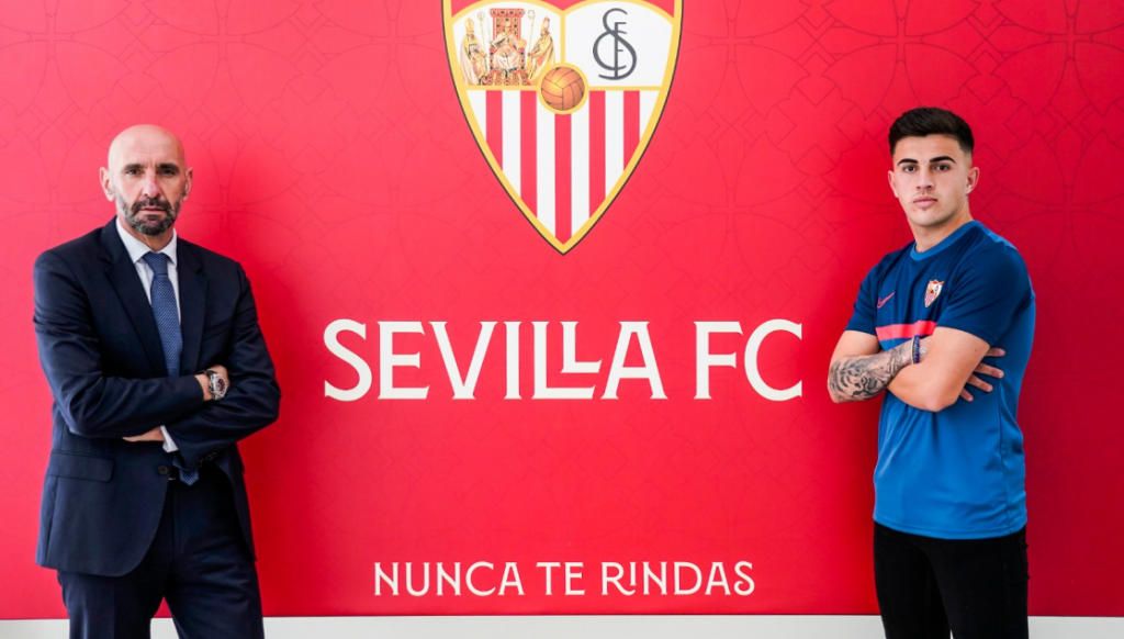 El Sevilla ata hasta 2024 a una de sus mayores promesas