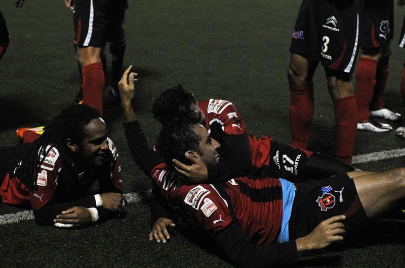 Un triplete del cubano Marcel Hernández mantiene a Alajuelense en la cima del fútbol costarricense