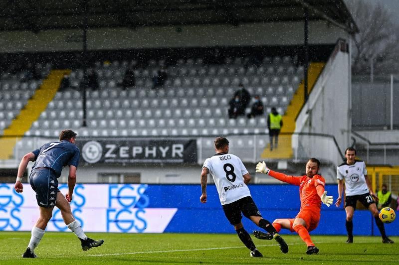Adolfo Gaich marca con el Benevento en su primer partido de titular
