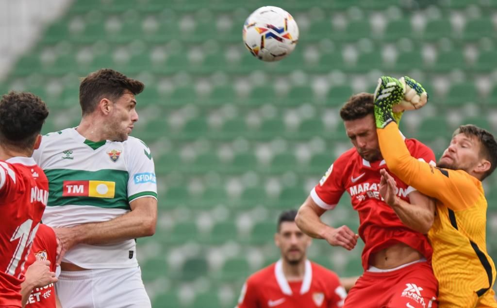 Elche CF 2-1 Sevilla FC: 'Un espíritu desnudo con el alma al aire'