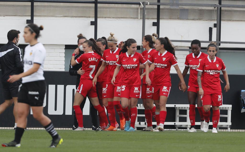 1-2: El Sevilla Femenino remonta en Valencia con un doblete de Pina