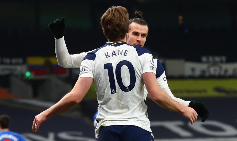 Los dobletes de Bale y Kane meten al Tottenham en la lucha por Europa