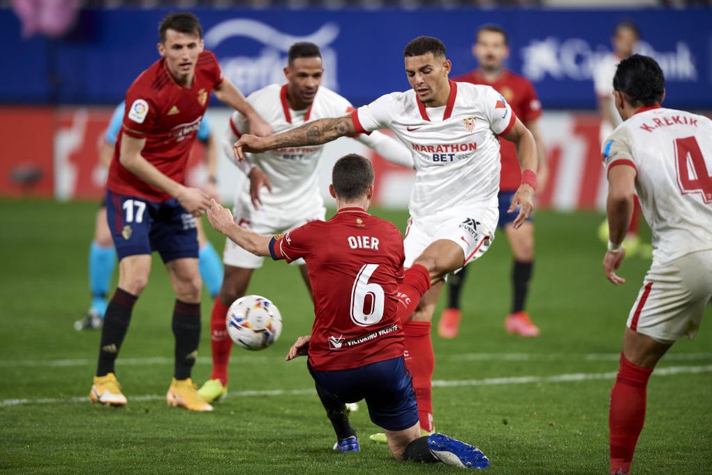 El Sevilla FC trabaja en la continuidad de Diego Carlos