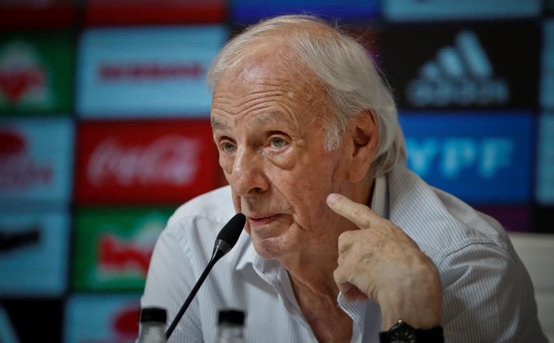 Menotti dice que Maradona "con otra vida hubiese vivido muchos años más"