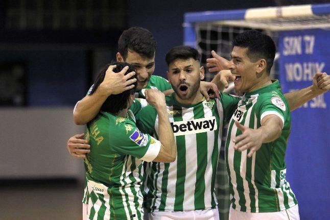 El Betis Futsal se da una alegría en el regreso de la afición a Amate