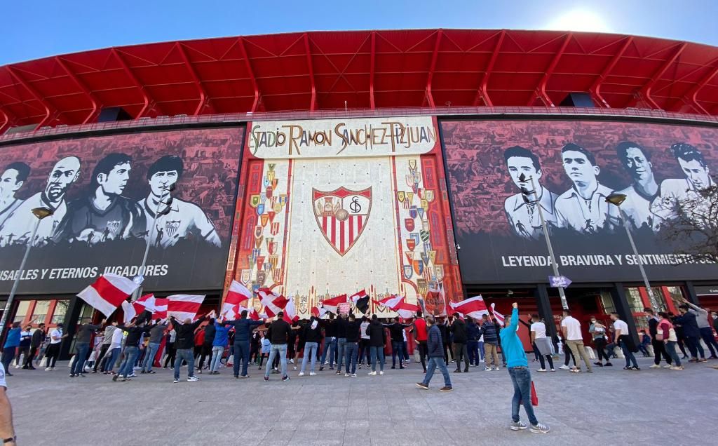 El derbi ya se juega en las calles