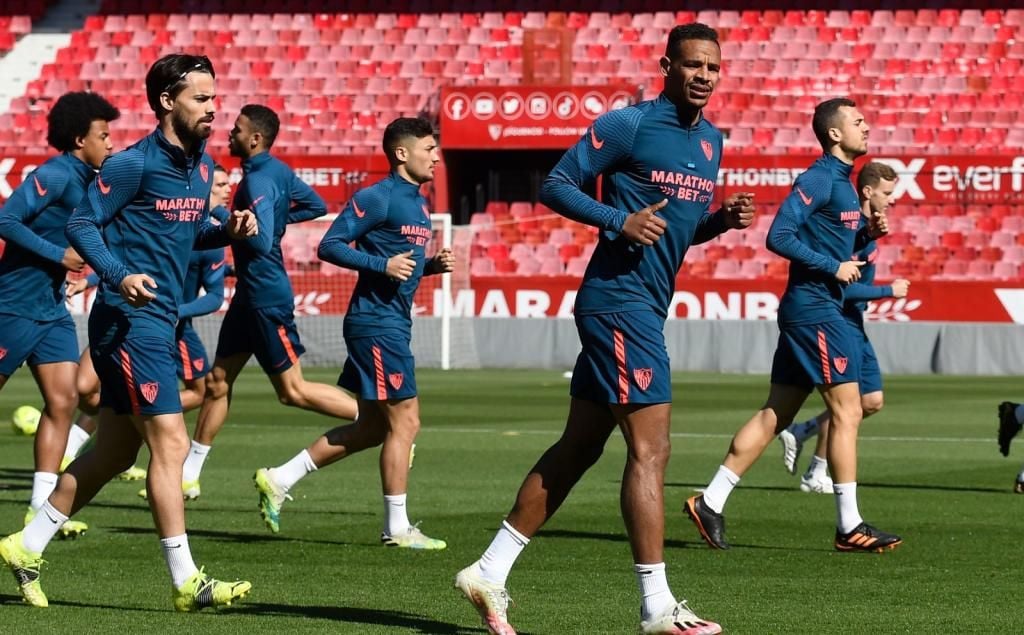 Un feliz regreso y una sorprendente ausencia en la sesión del Sevilla FC