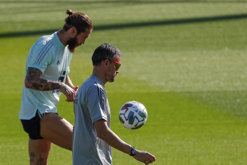 Luis Enrique: "Si alguien puede jugar seis Mundiales ese es Sergio Ramos"