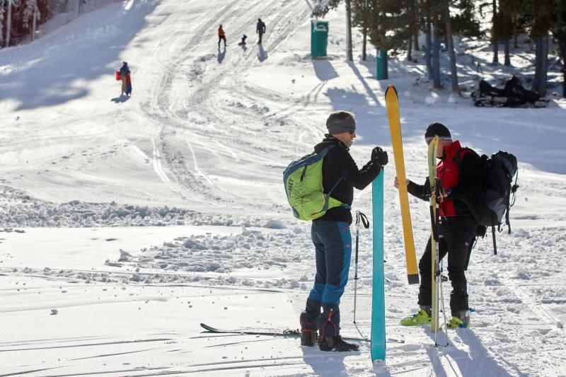 Las reservas se animan en las estaciones de esquí y amplían pistas