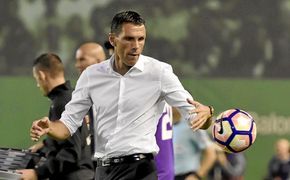 Poyet: "Fui a dirigir al Betis sin averiguar, me apuré"
