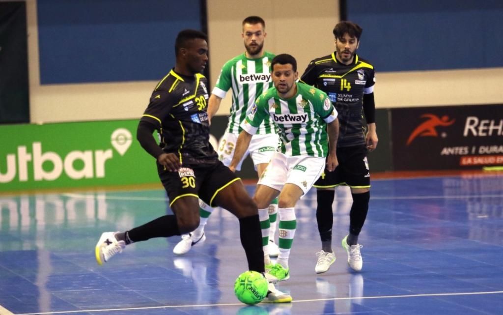 El Betis se afianza en zona de 'play off' por el título (5-0)