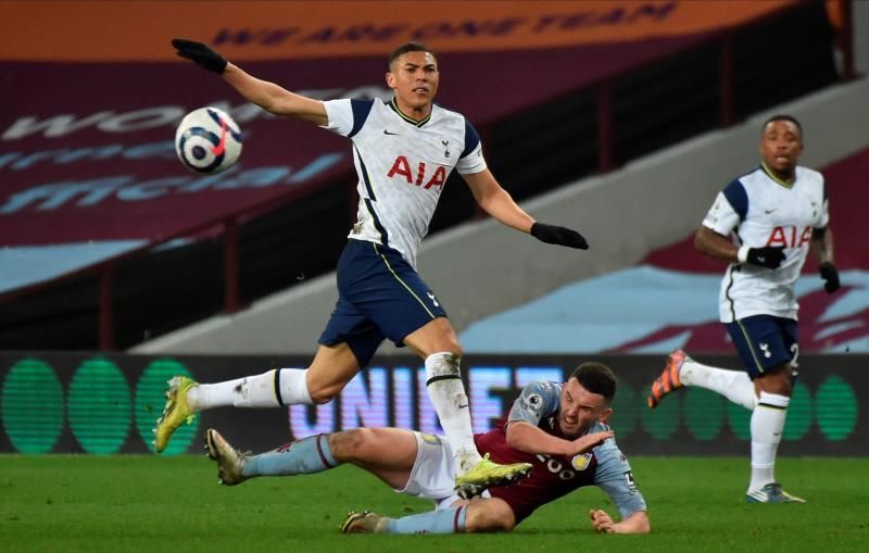 El Tottenham olvida la Liga Europa con una victoria ante el Aston Villa