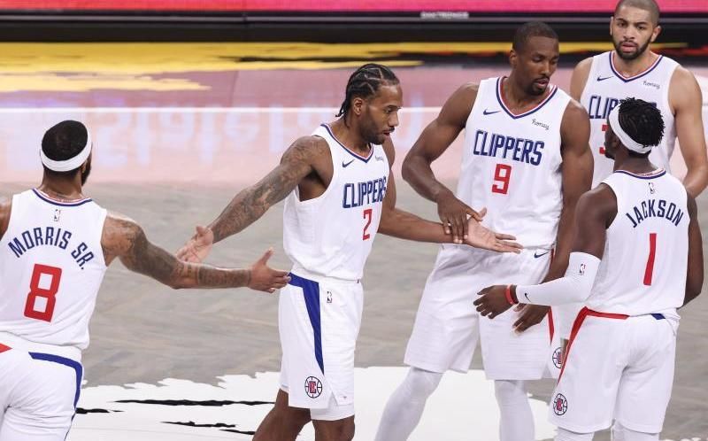 101-134. Líder en los Clippers, Leonard muestra su clase ante su antiguo equipo, Spurs