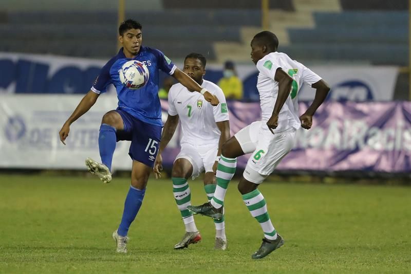 2-0. El Salvador derrota 2-0 a Granada y es líder del grupo A de la Concacaf