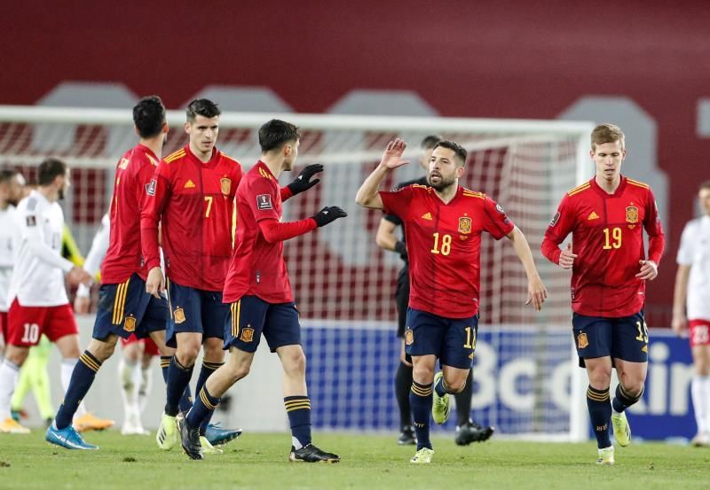 1-2: Dani Olmo resucita a España