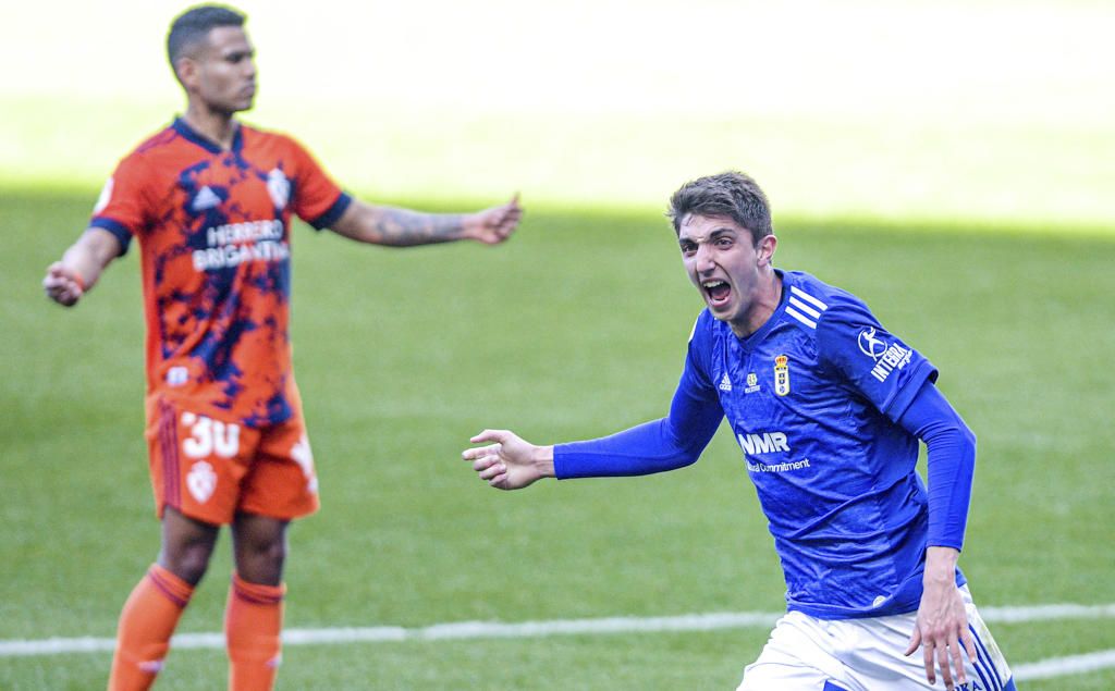 Édgar, cedido por el Betis al Oviedo, llama con fuerza a la puerta de Pellegrini