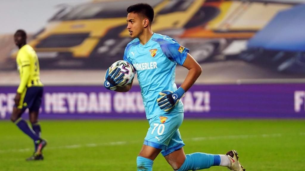 ¿Busca el Betis portero? Desde Turquía le colocan tras uno prometedor