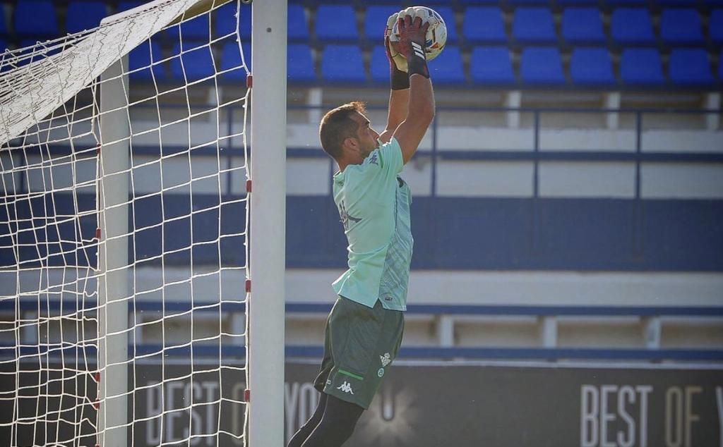 El Betis ya prepara con Bravo el partido contra el Elche