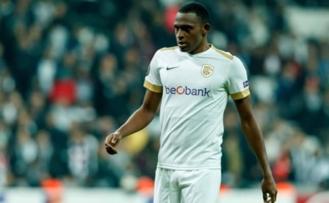 El Milan también vigila a Lucumí, seguido por el Sevilla FC