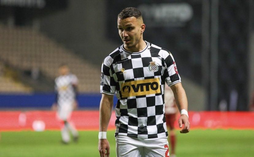 Una alternativa para el Betis a Miranda desde Portugal