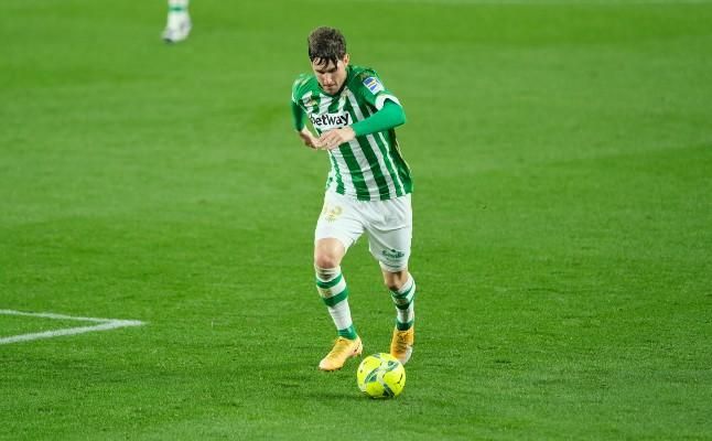 El FC Barcelona piensa en Miranda como 'plan B' a Gayà