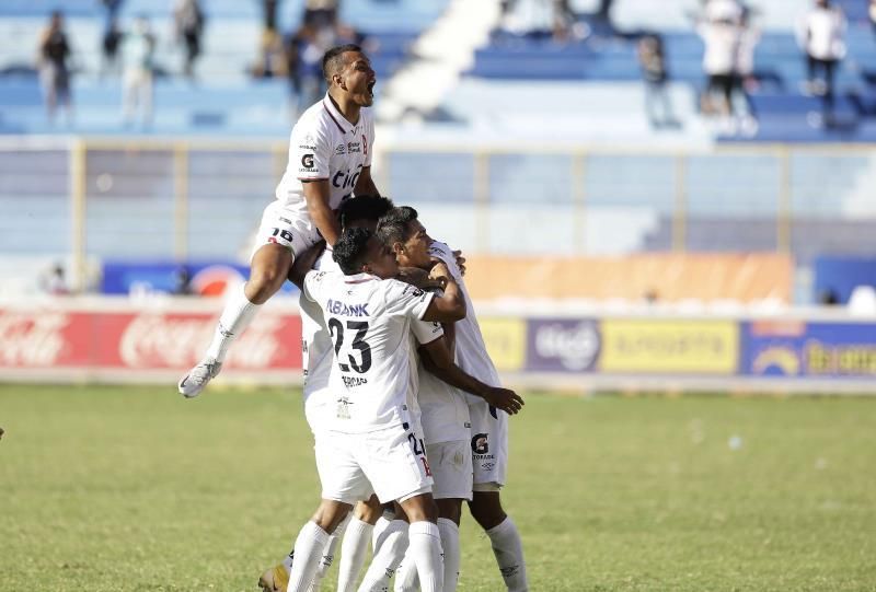 El Alianza va a la caza del liderato tras superar el bache en el fútbol salvadoreño