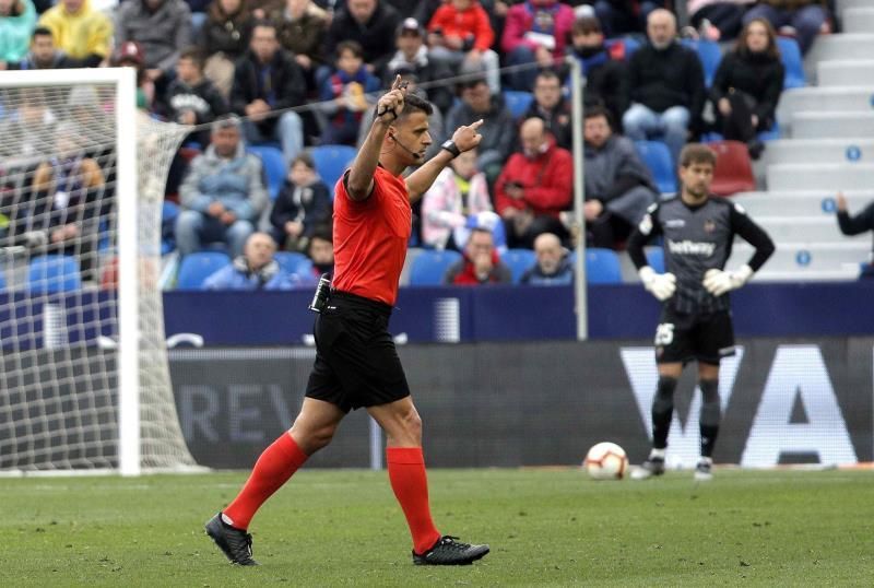 Gil Manzano sustituye como árbitro a Mateu Lahoz, en el Clásico