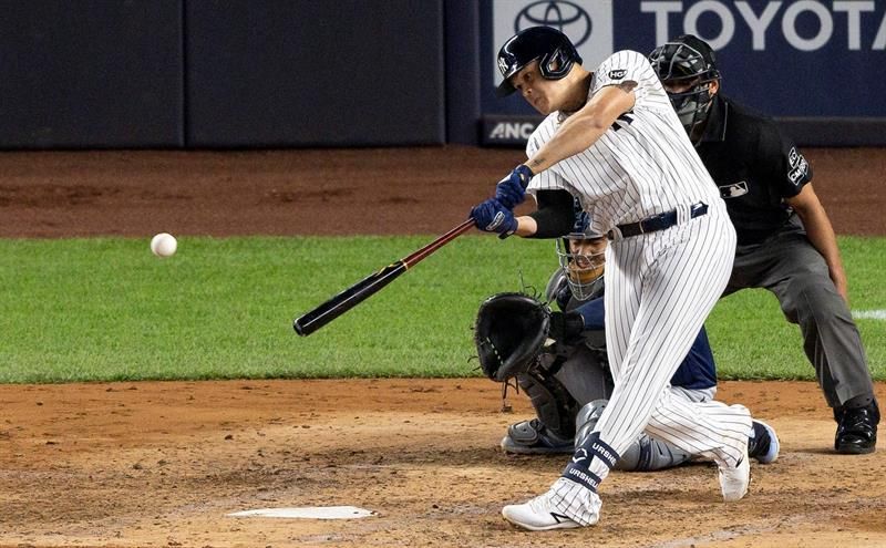 El colombiano Gio Urshela ha tenido efectos secundarios a la vacuna covid-19