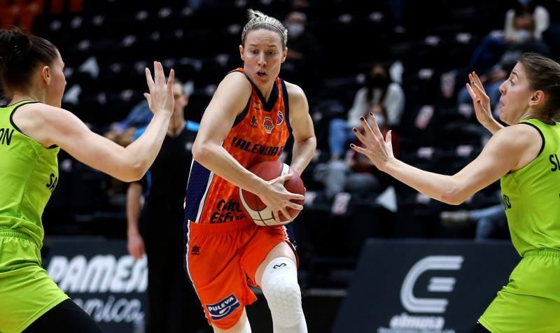 81-82. Raquel Carrera abre la vitrina de Valencia Basket en el último segundo