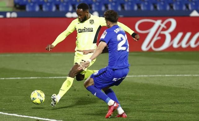 El documento de Moussa Dembélé para jugar en el Benito Villamarín