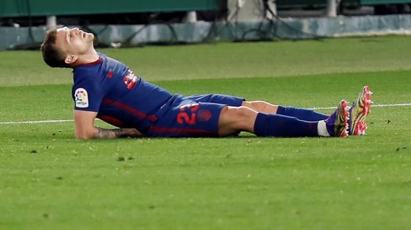 Trippier, cambiado por un golpe lumbar