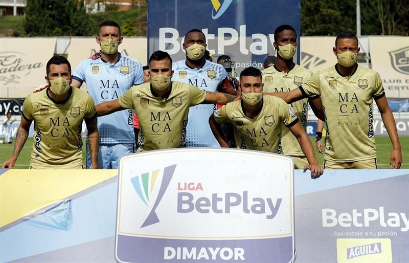 La liga colombiana, empañada por un partido en el que un equipo jugó con 7 futbolistas