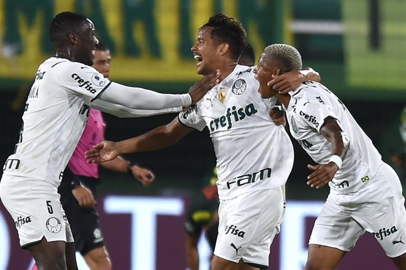 Palmeiras, a un empate del título, recibe a un Defensa confiado en remontar