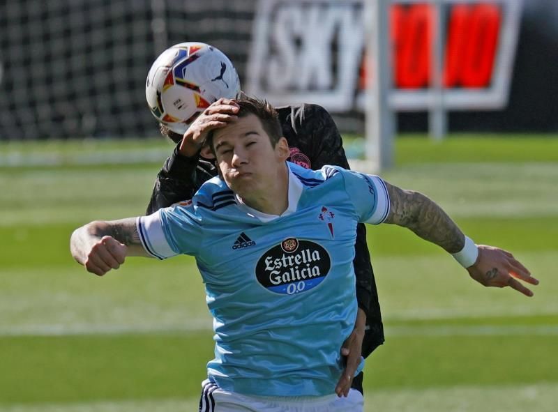 Santi Mina sufre una lesión muscular en el sóleo de su pierna derecha