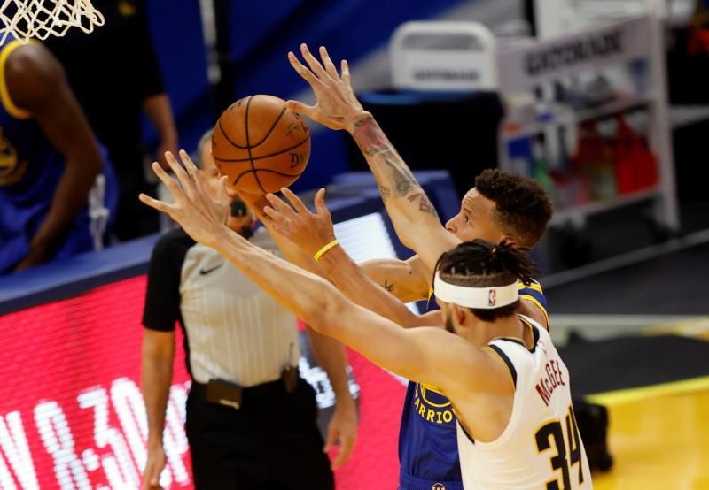 101-119. Curry anota otros 33 puntos en el triunfo de los Warriors sobre los Cavaliers