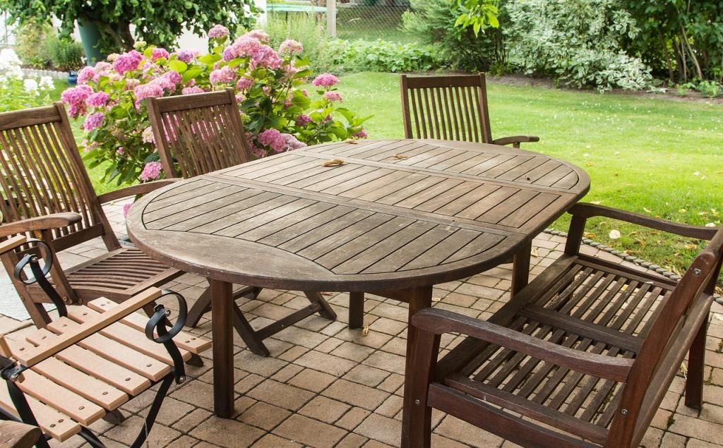 Qué muebles son imprescindibles en tu jardín