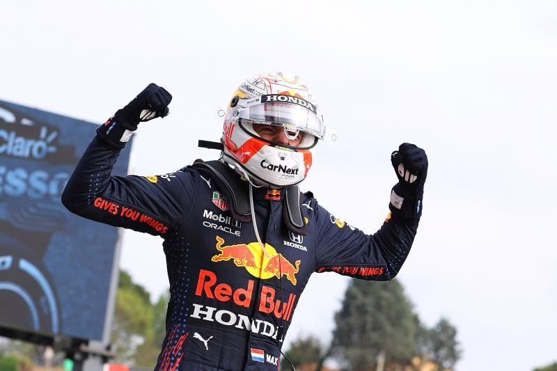 Verstappen gana el GP de la Emilia Romaña, con Sainz quinto