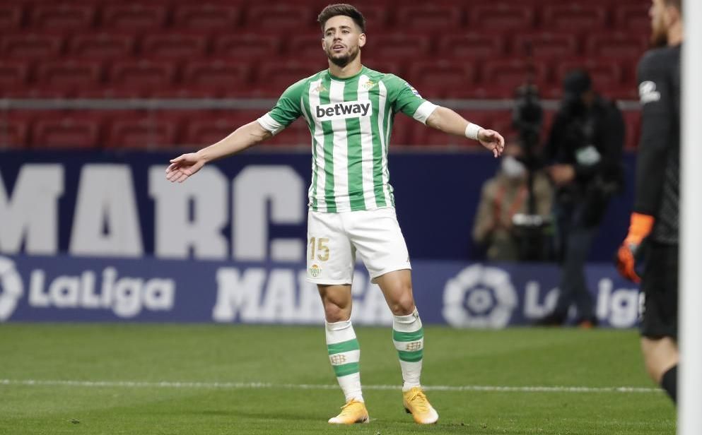 Álex Moreno abre la puerta a una posible salida del Betis: "Grandes clubes han llamado a mi agente"