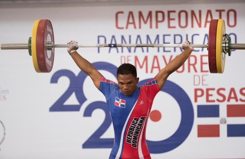 Los colombianos Mosquera y Suárez dominan el inicio clasificatorio de pesas