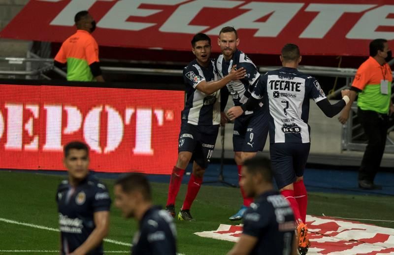 El Guadalajara vence al Monterrey de Aguirre en su propio estadio