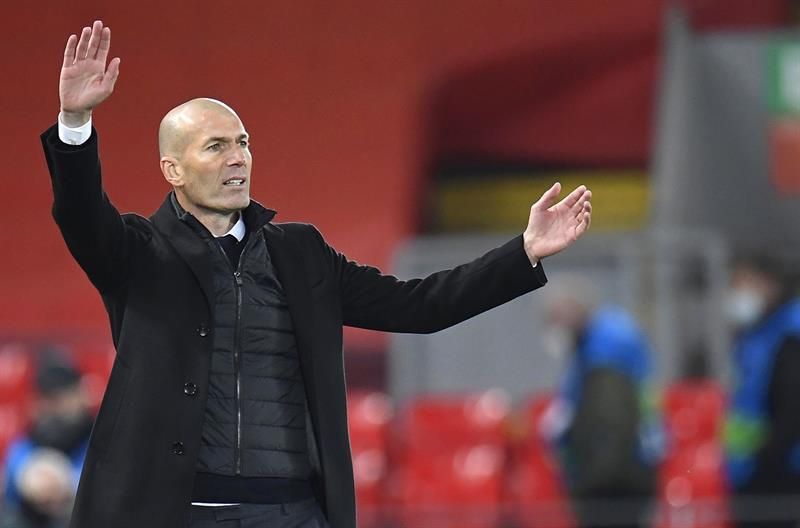Zidane: "Me alegro por Benzema, disfrutamos de él"