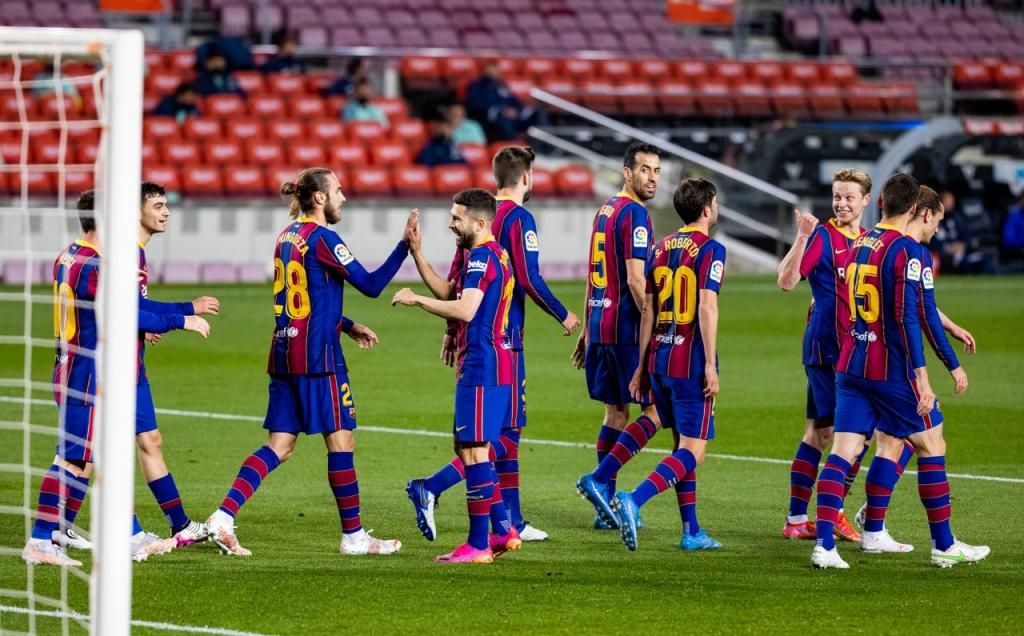 5-2: El Barça sigue creyendo en la Liga