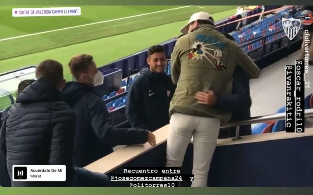 El vestuario del Sevilla abre sus puertas a Campaña