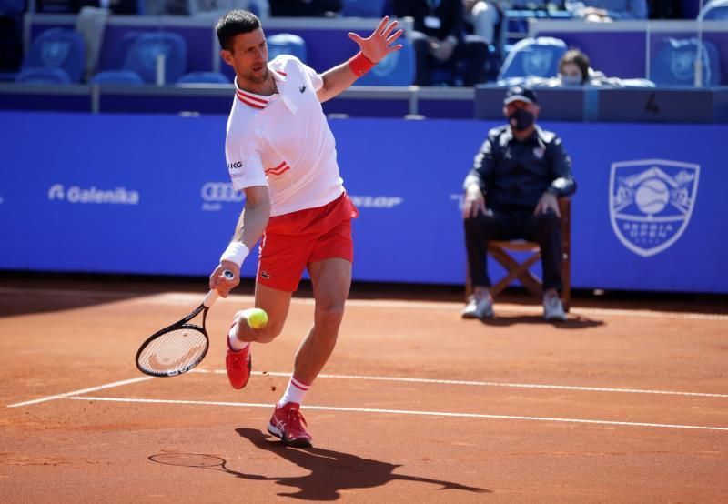 Djokovic arrolla a Kecmanovic y le espera Karatsev en la semifinal
