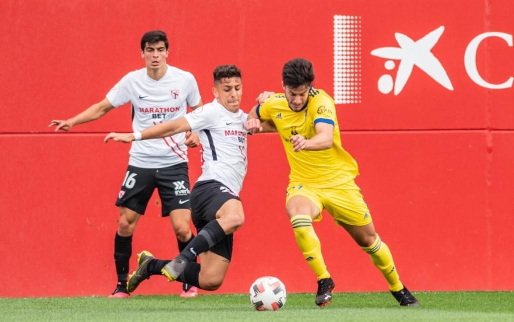 Sevilla Atlético 1-2 Cádiz B: Se complica, pierde y deberá jugársela a una carta